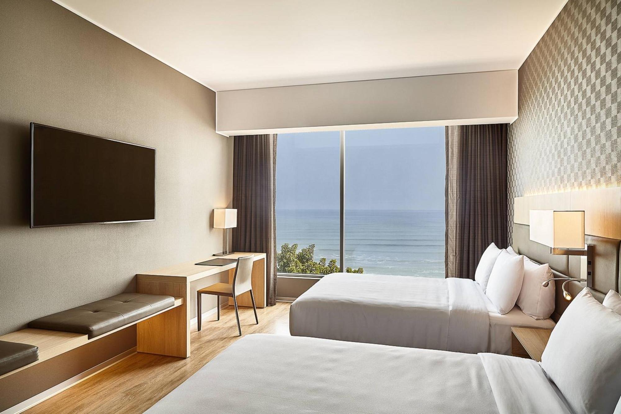 Ac By Marriott Miraflores Hotel